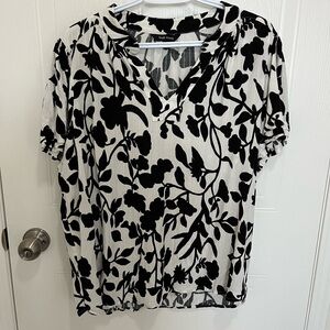 Lightweight Women's Black and White Floral Print Blouse